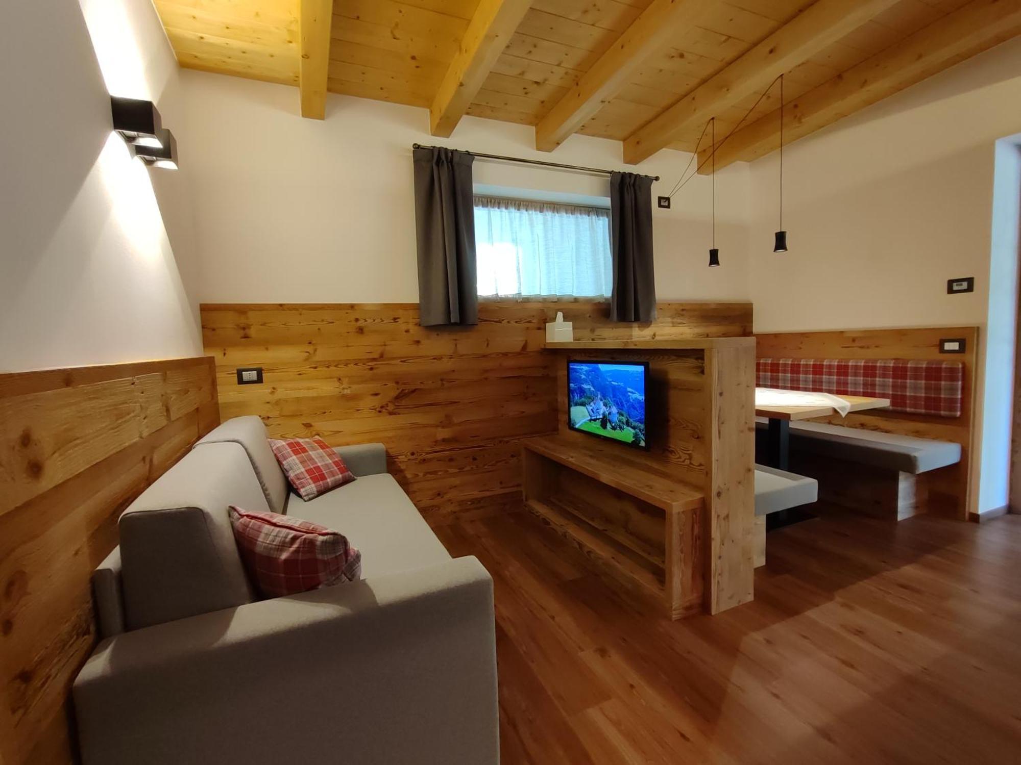 Dolomites B&B - Suites, Apartments And Spa Tesero Bagian luar foto