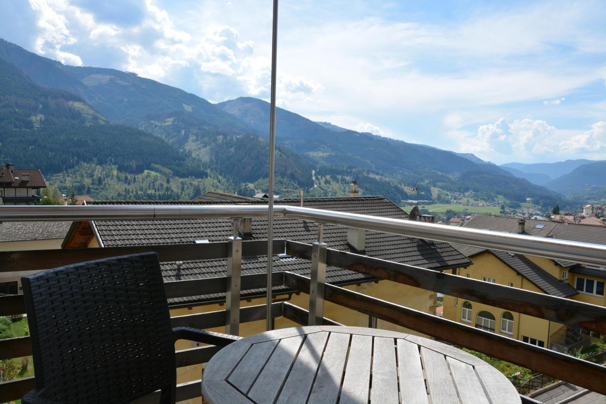 Dolomites B&B - Suites, Apartments And Spa Tesero Bagian luar foto