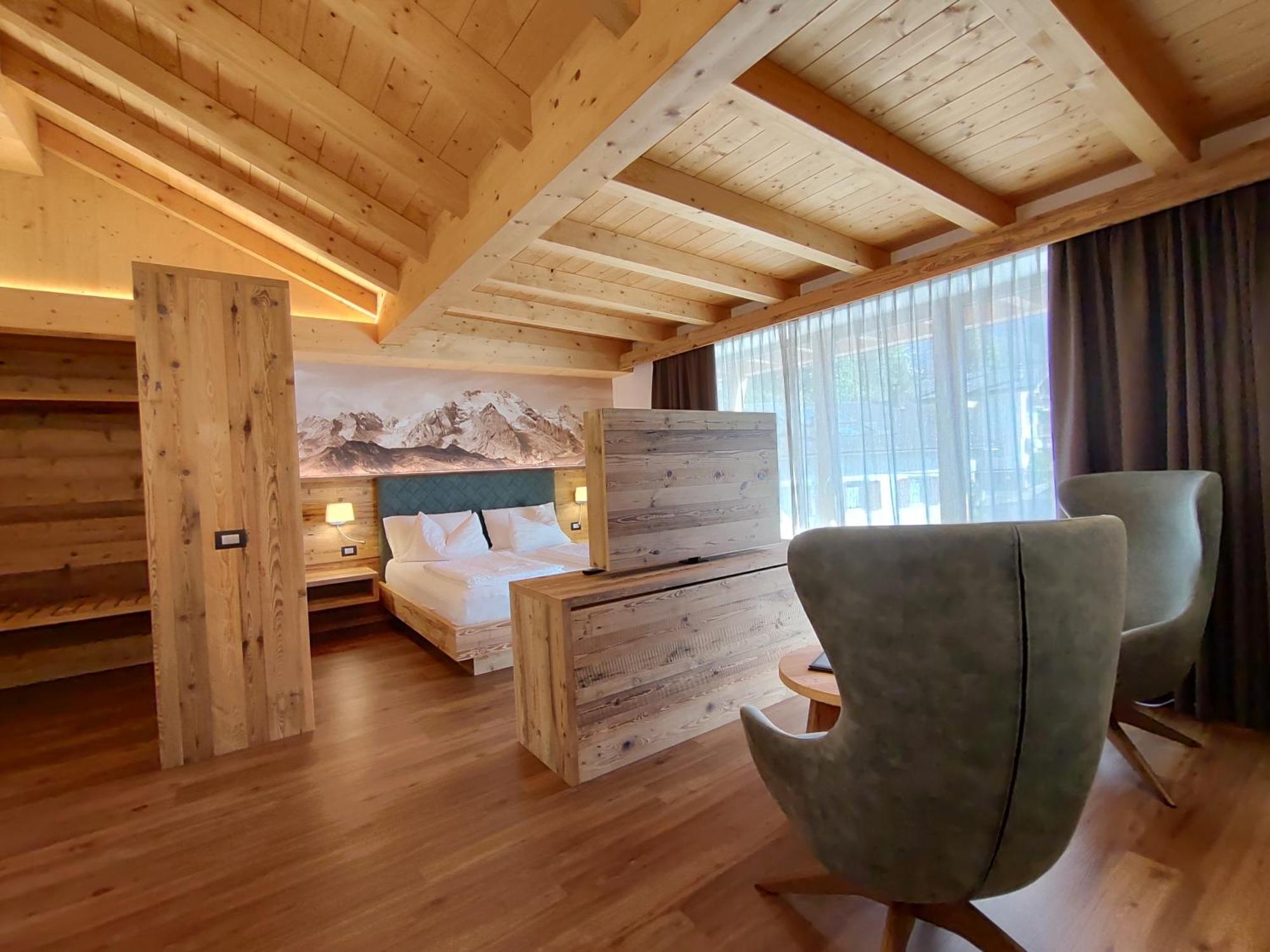 Dolomites B&B - Suites, Apartments And Spa Tesero Bagian luar foto