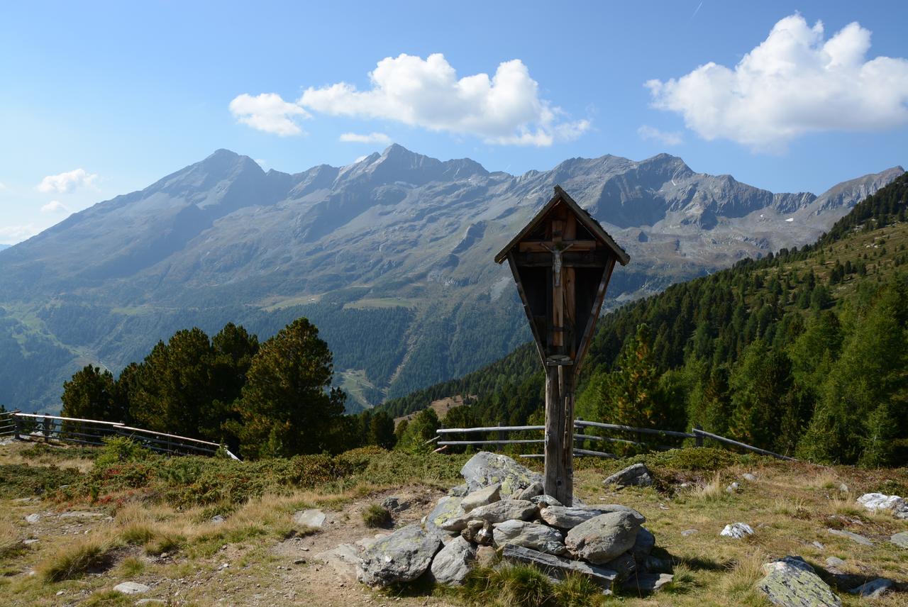 Dolomites B&B - Suites, Apartments And Spa Tesero Bagian luar foto