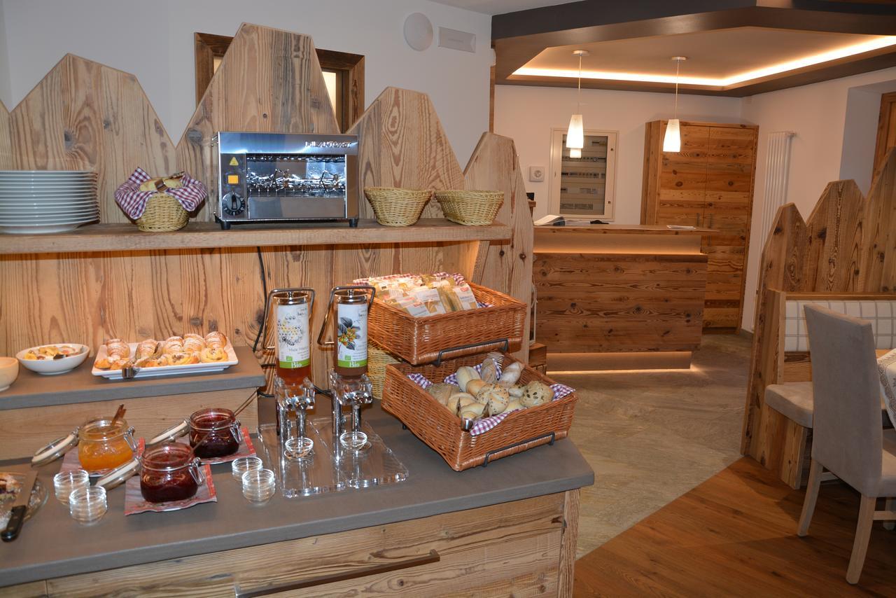 Dolomites B&B - Suites, Apartments And Spa Tesero Bagian luar foto